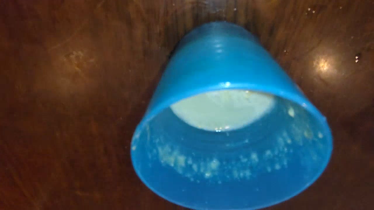 ビーレジェンド抹茶のチャチャチャ風味を実際に飲んだコップ